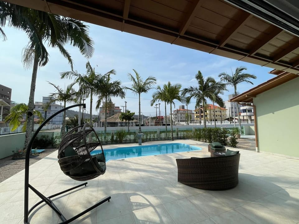 Cód 7 - Casa espetacular a 150 metros do mar House in Florianopolis