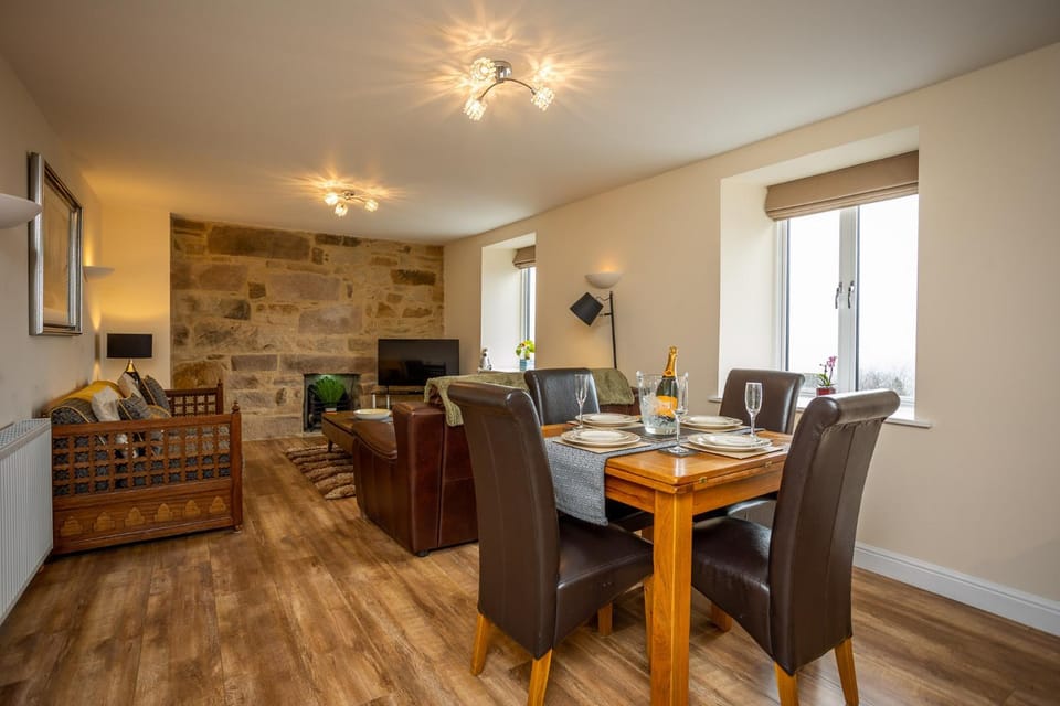 Swallow View, A Spacious Base with stunning views Apartment in Matlock