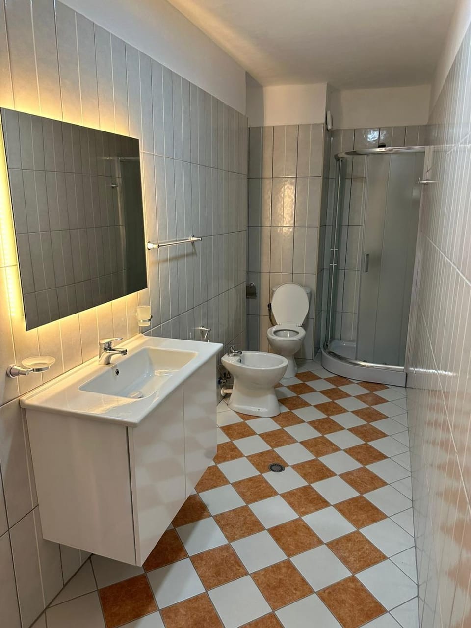 Lulu Suites - Petit Apartment in Tirana County, Albania