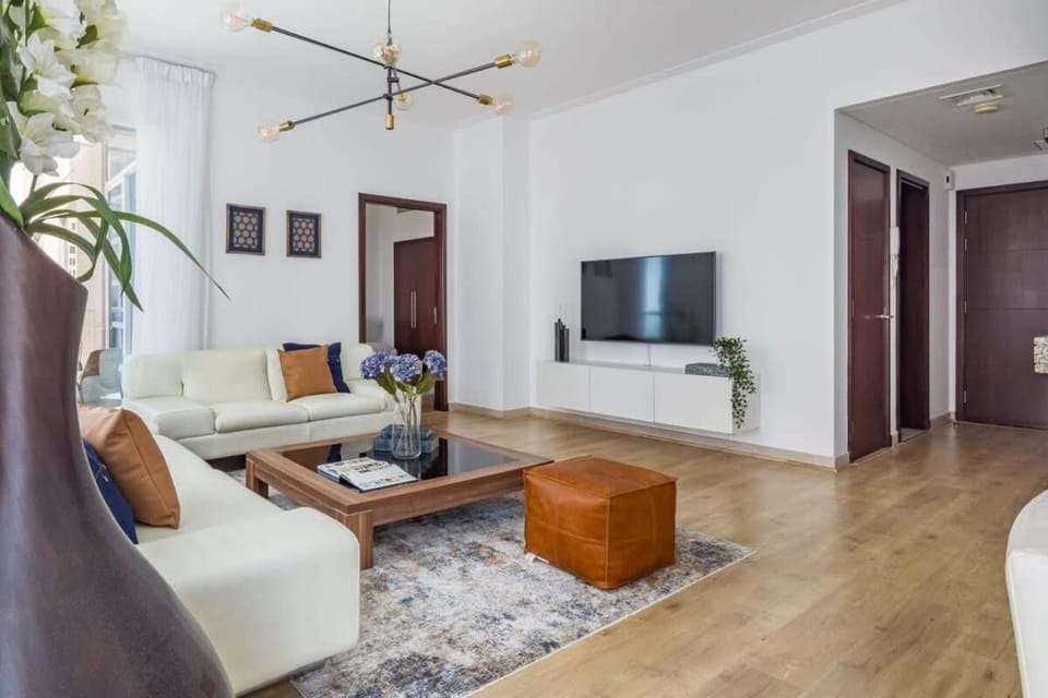 Frank Porter - Beauport Apartment in Dubai