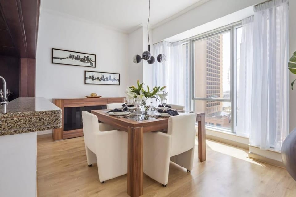 Frank Porter - Beauport Apartment in Dubai