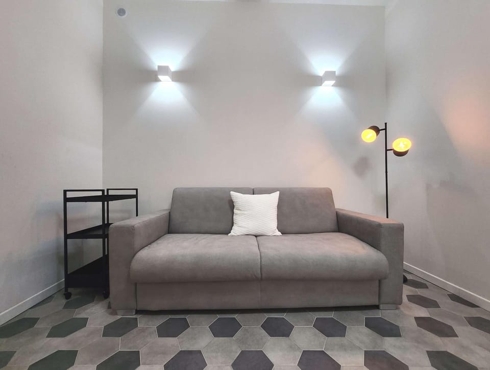 Bed, Living room
