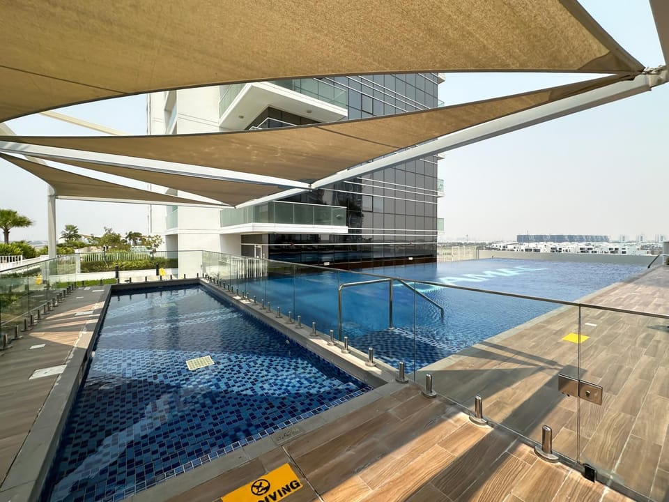 Trophy - Urban Escape Suite Apartment in Dubai
