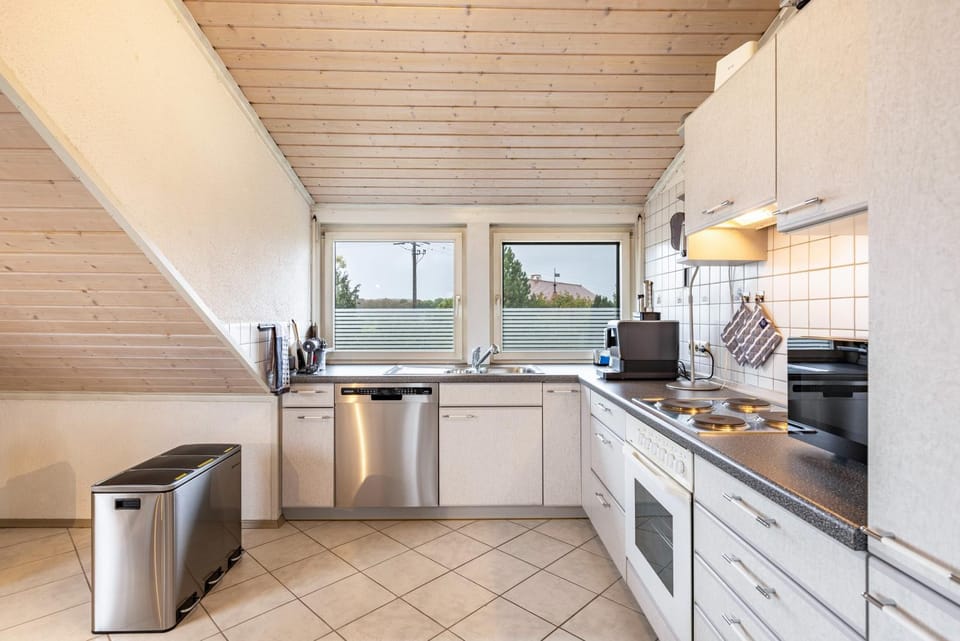 Property building, Kitchen or kitchenette, Living room