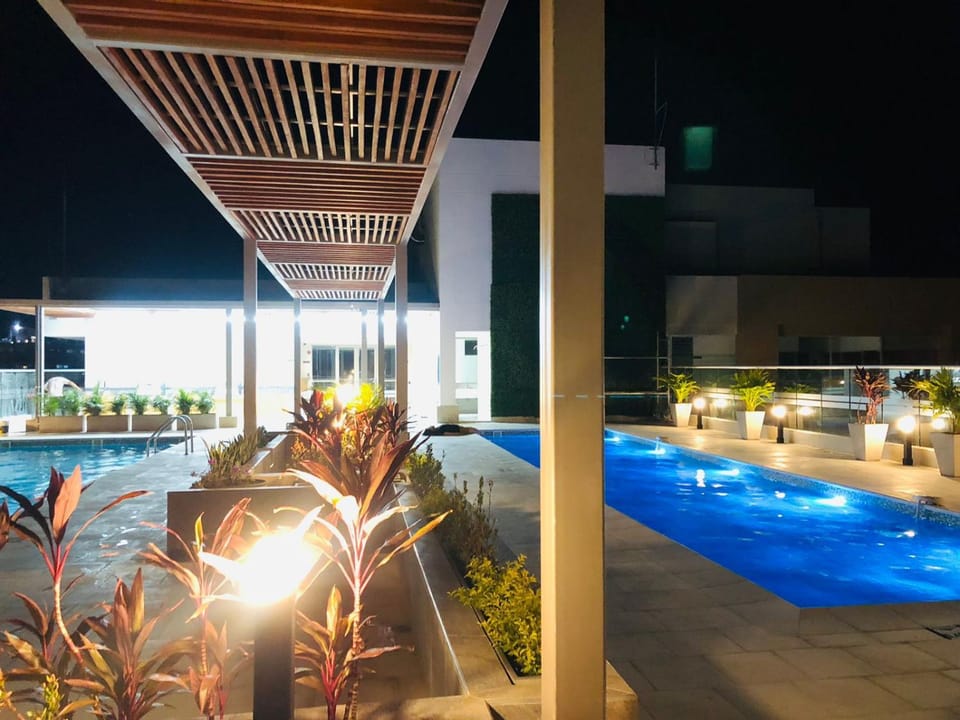 Swimming pool