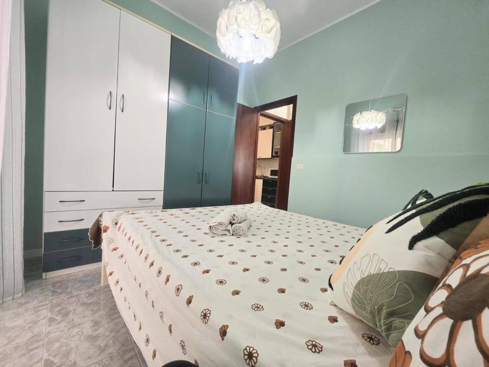Bed, Photo of the whole room, Bedroom, wardrobe