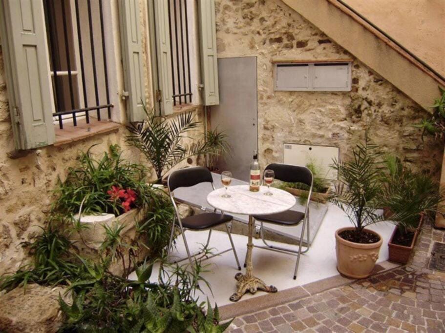 Patio, Garden view