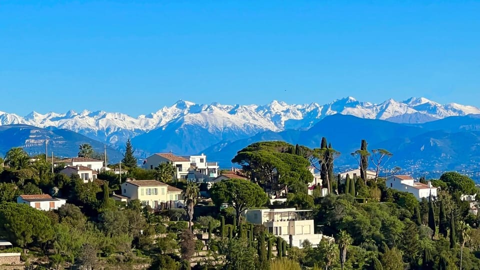 Nearby landmark, Day, Natural landscape, Mountain view