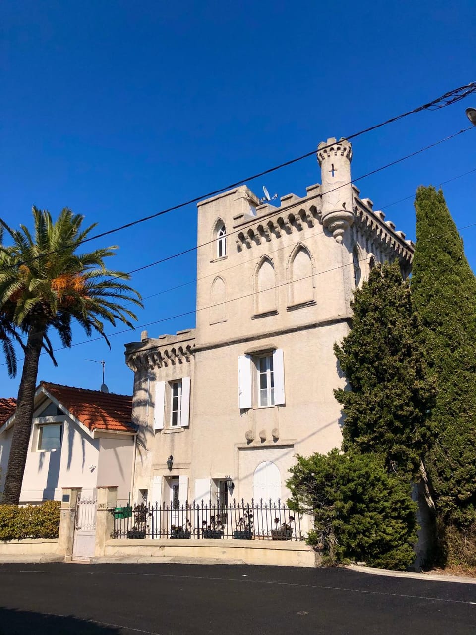 Property building, Day, Landmark view