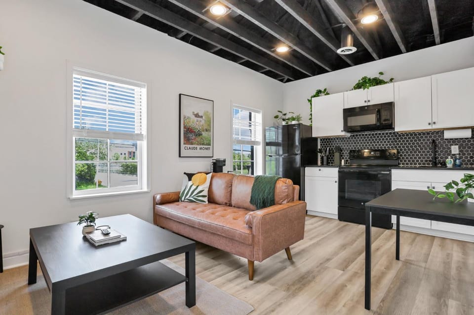Housepitality - The City View Suite Apartment in German Village