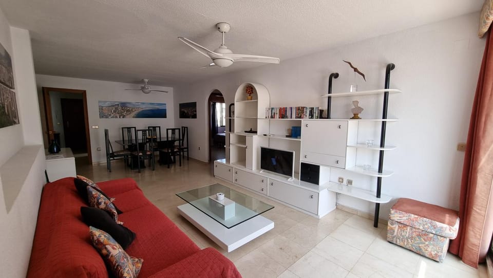 Ático con terraza y 2 habitaciones en casco antiguo Apartment in Benidorm