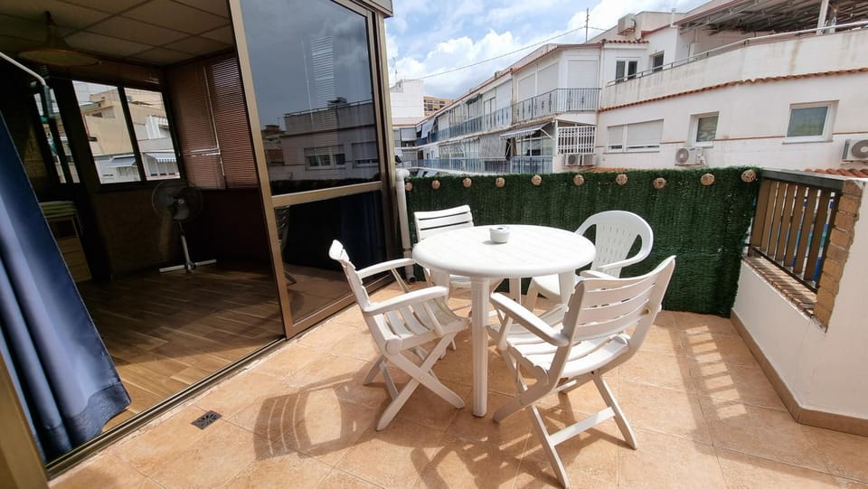 Ático con terraza y 2 habitaciones en casco antiguo Apartment in Benidorm