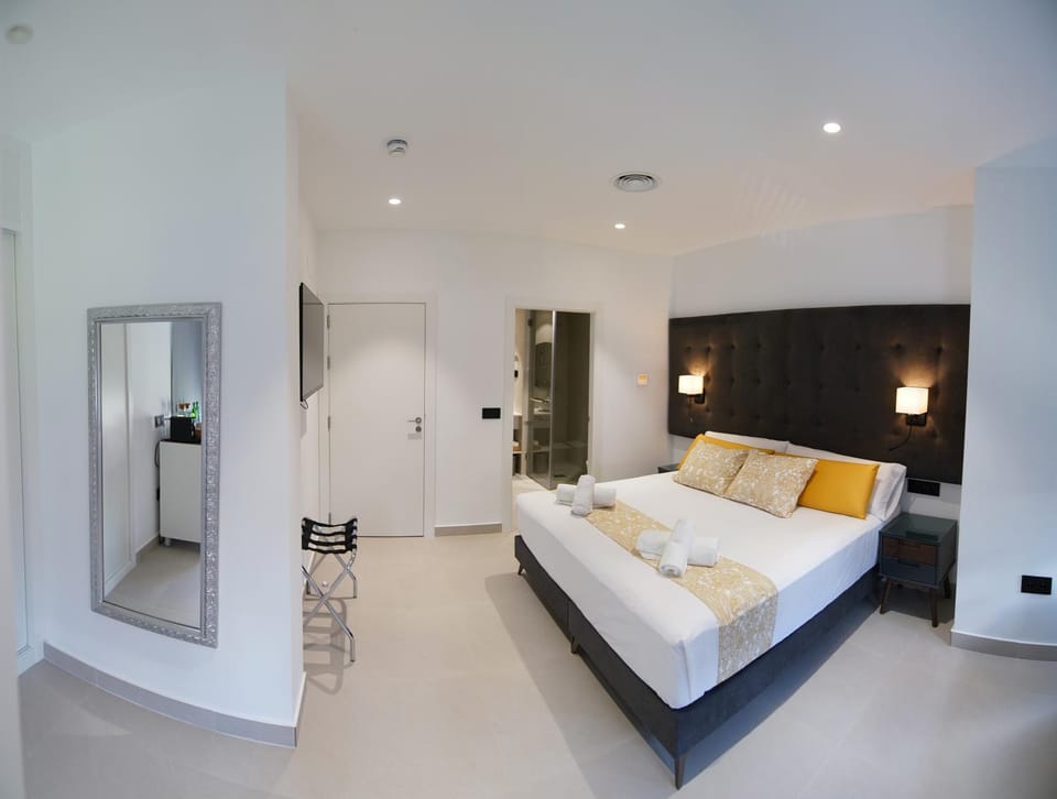 Bed, Bathroom, Bedroom
