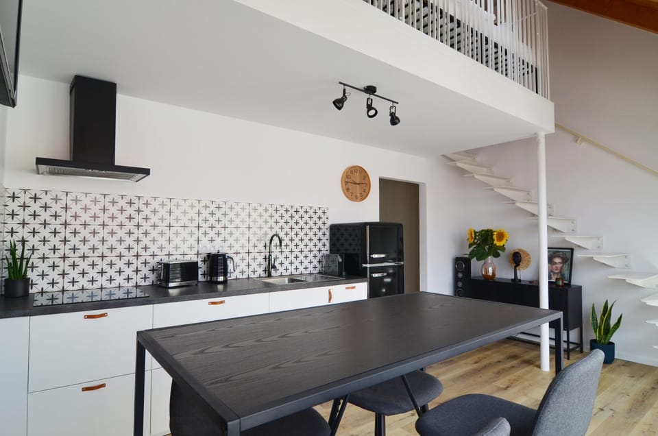 Living room, kitchen, kitchen