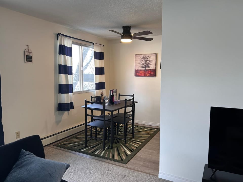 Stunning 1 Bedroom Apartment Apartment in Camrose