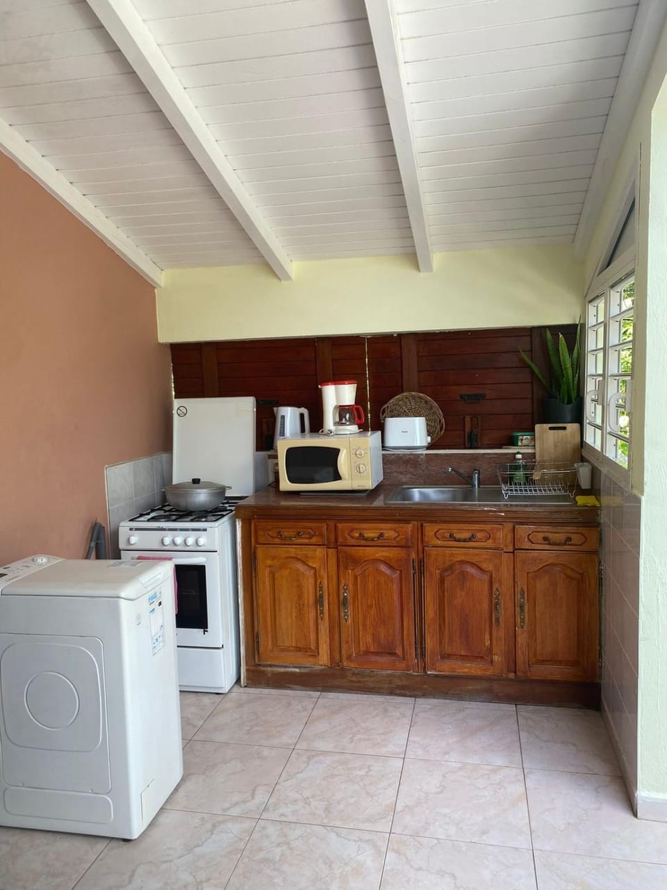 Kitchen or kitchenette, minibar, pet friendly, stove, toaster