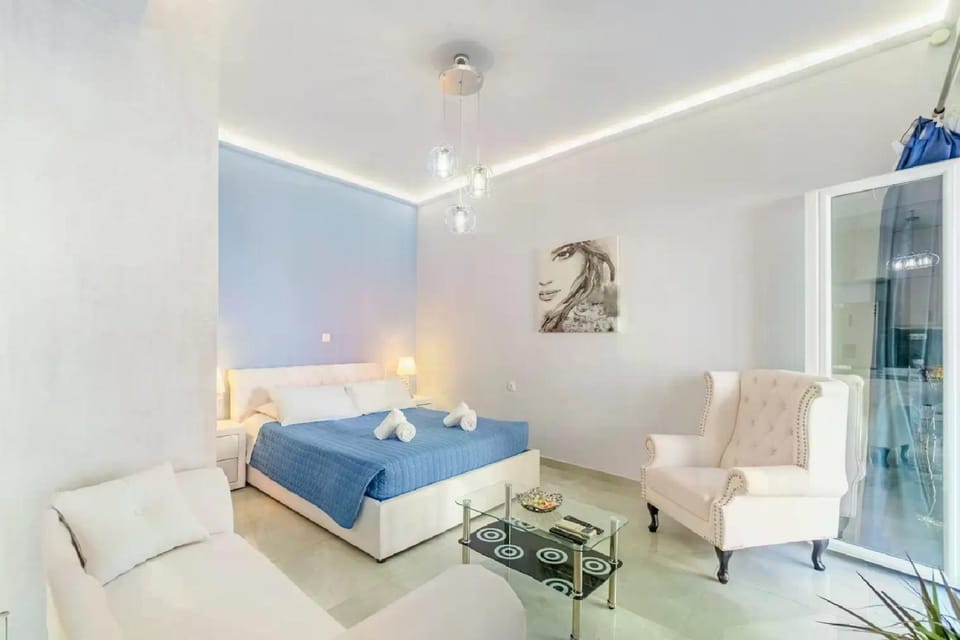 Bed, Living room