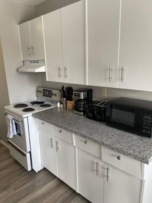 Exquisite 2 Bedroom Apartment Apartment in Camrose