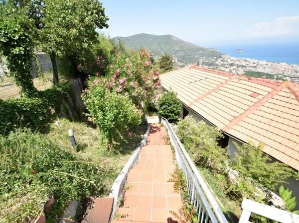 La casa di Enzo House in Liguria