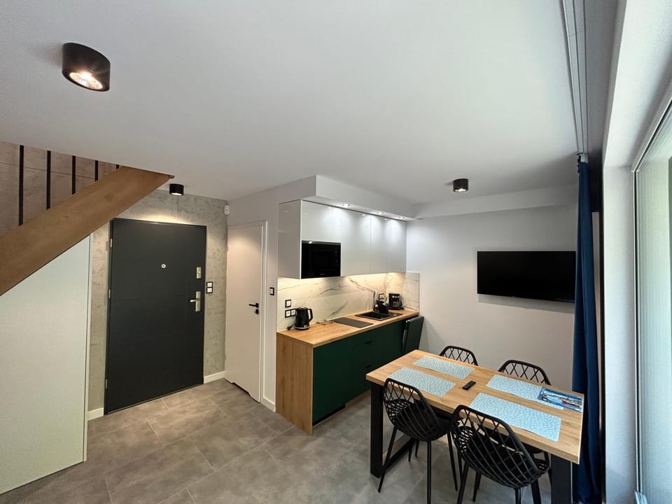 TV and multimedia, Kitchen or kitchenette, Dining area, oven