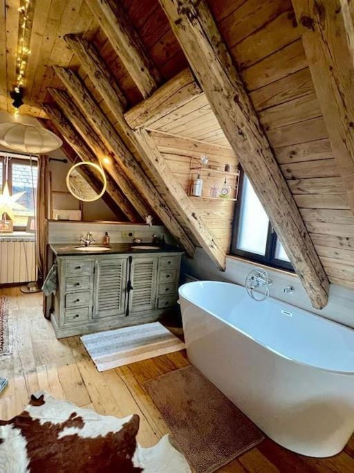 El 15 de Betren Casa aranesa con jacuzzi privado Vielha Baqueira House in Catalonia