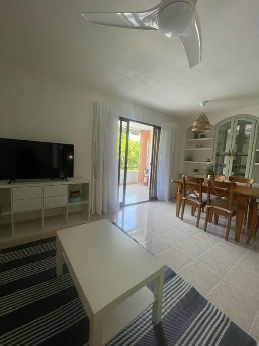 Communal lounge/ TV room, Dining area