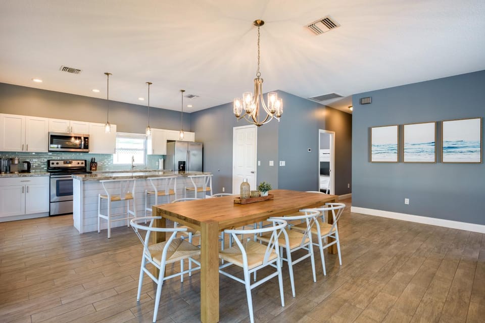 Florida Gem Saltwater Pool By Beaches and Kayaking! House in Jensen Beach