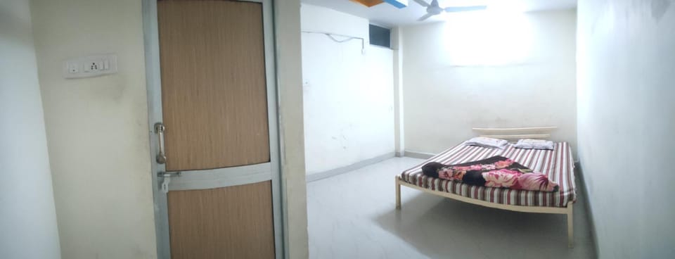 Tiwari Dharamshala Guest House Bed and Breakfast in India