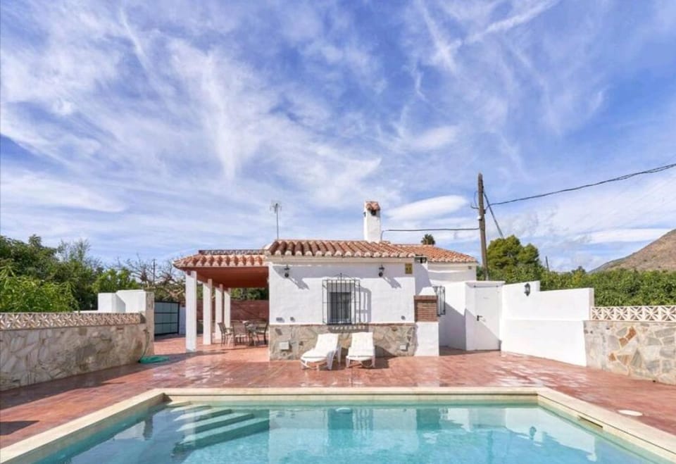 Day, Pool view, Swimming pool, sunbed