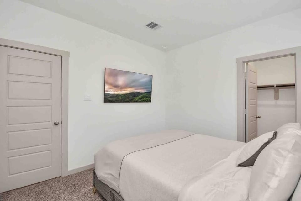 4Bedroom Escape - Near Med Center With Backyard House in Houston