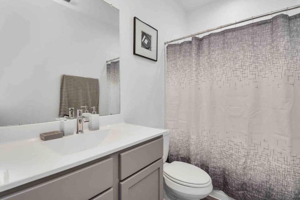 4Bedroom Escape - Near Med Center With Backyard House in Houston