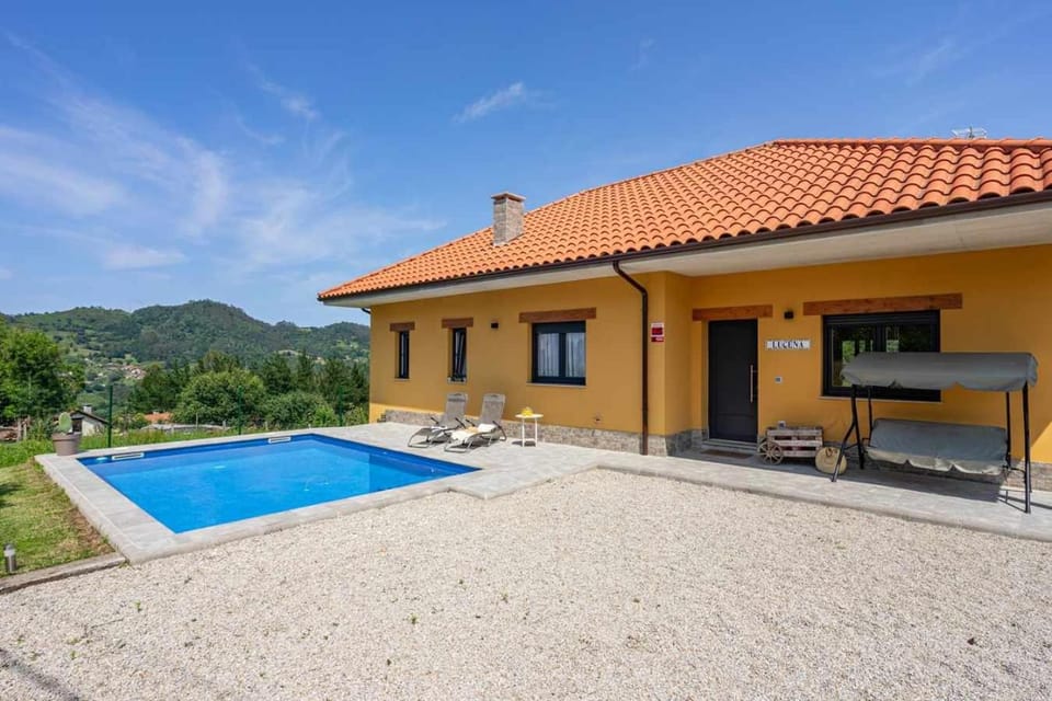 Casa Rural en Lucena Chalet in Asturias