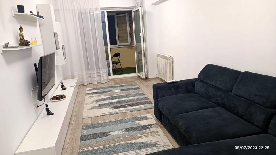 Communal lounge/ TV room, TV and multimedia, Living room, Evening entertainment