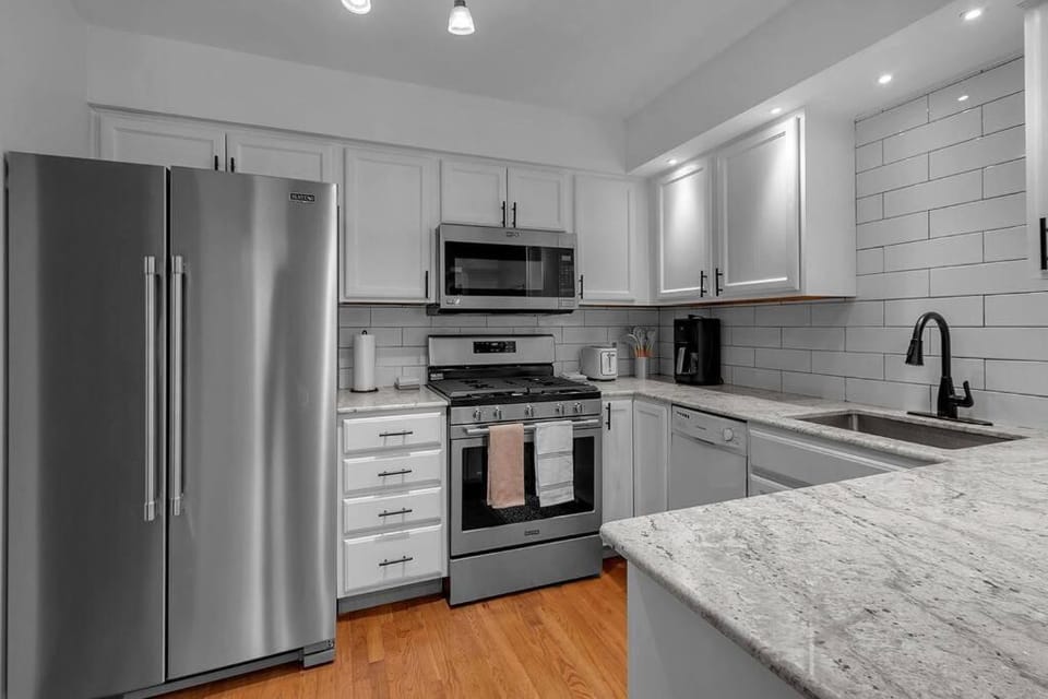 Kitchen or kitchenette, dishwasher, minibar, pet friendly, stove, toaster
