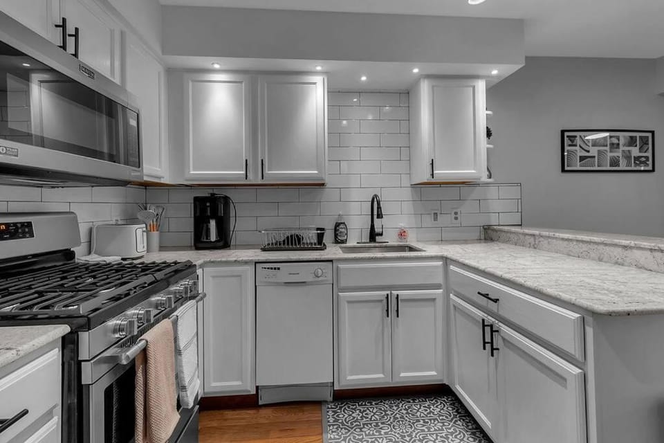 Coffee/tea facilities, Kitchen or kitchenette, dishwasher, minibar, pet friendly, stove, toaster