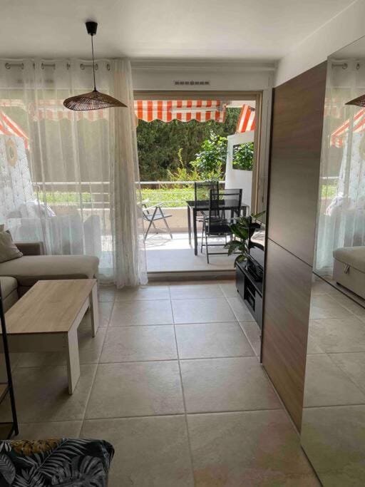 Appartement au centre de Saint-tropez avec terrasse Apartment in Saint-Tropez