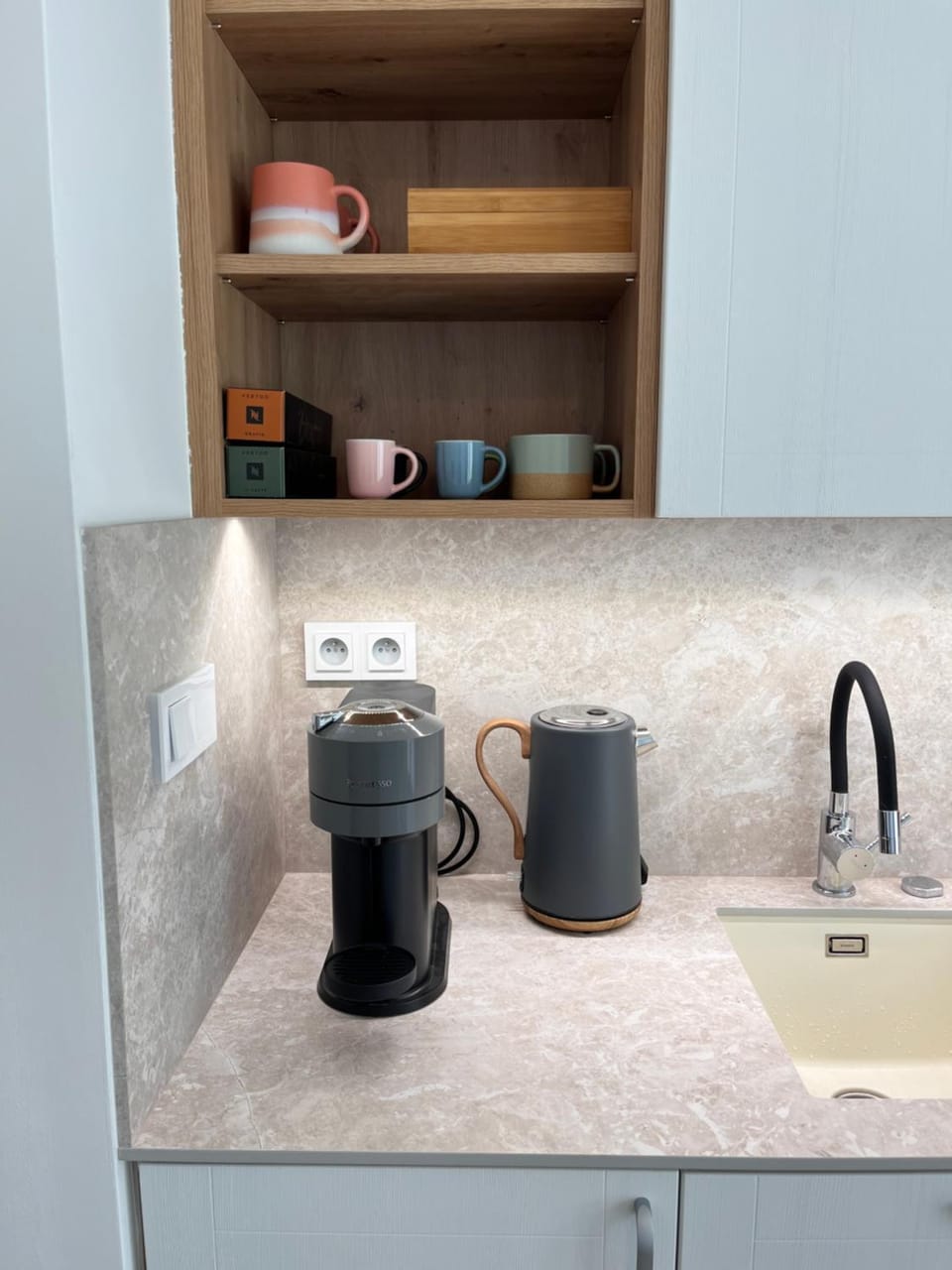 Coffee/tea facilities, Kitchen or kitchenette
