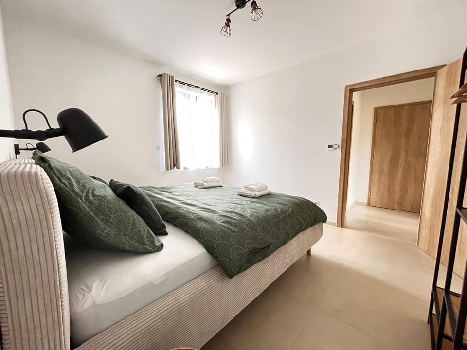 Bed, Bedroom, wardrobe