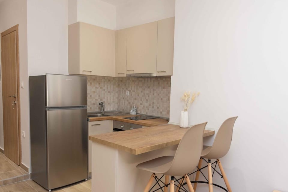 Kitchen or kitchenette, Dining area, pet friendly, stove