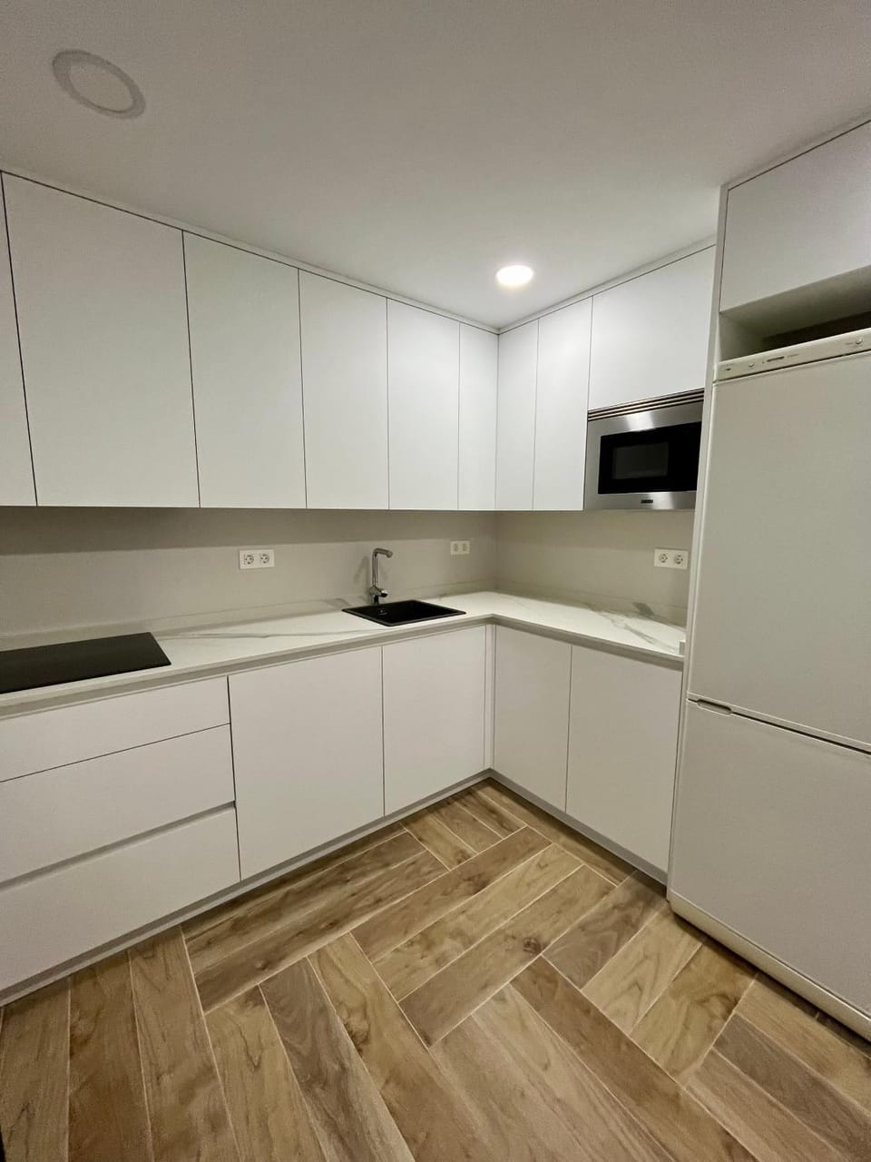 Kitchen or kitchenette, pet friendly, stove