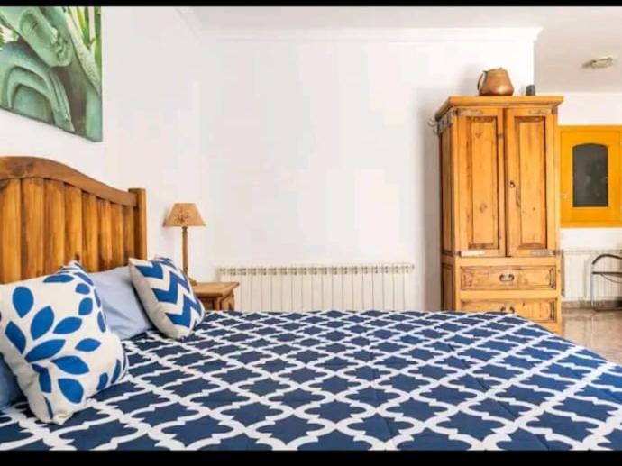 Bedroom, wardrobe