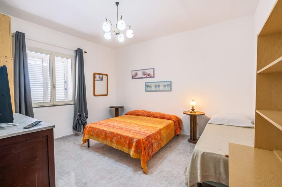 Bed, Photo of the whole room, Bedroom, hair dresser
