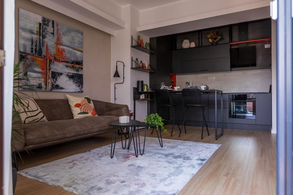 Kitchen or kitchenette, Living room, Seating area