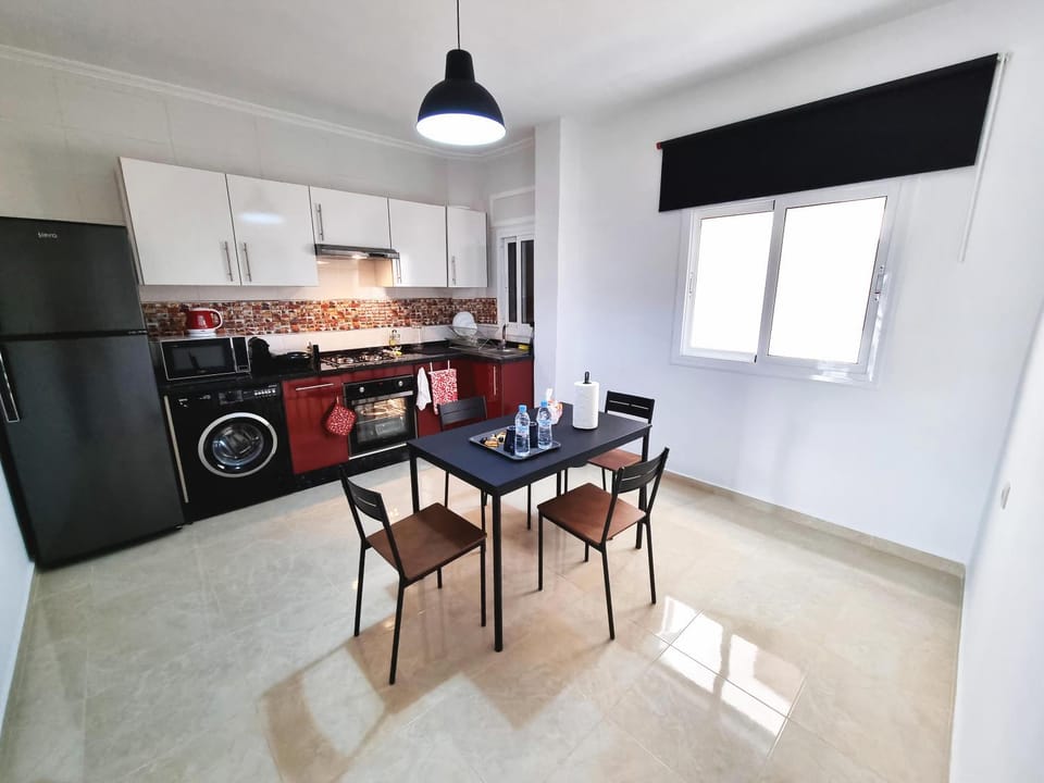 Kitchen or kitchenette, Seating area, Dining area, minibar, pet friendly, stove, toaster, towels, kitchen