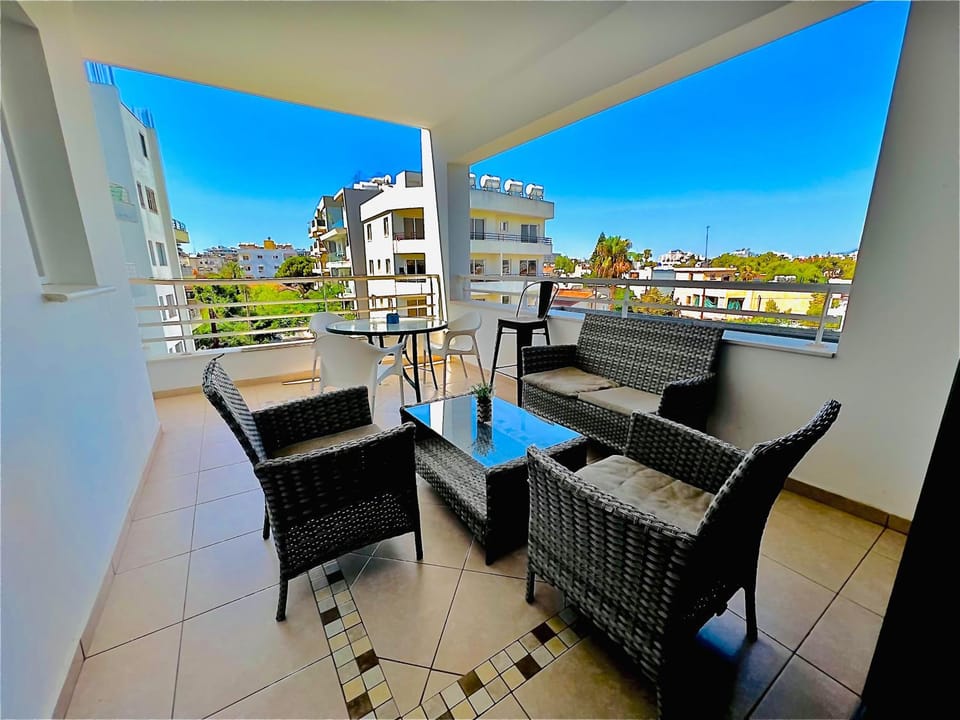 Patio, Day, View (from property/room), Balcony/Terrace
