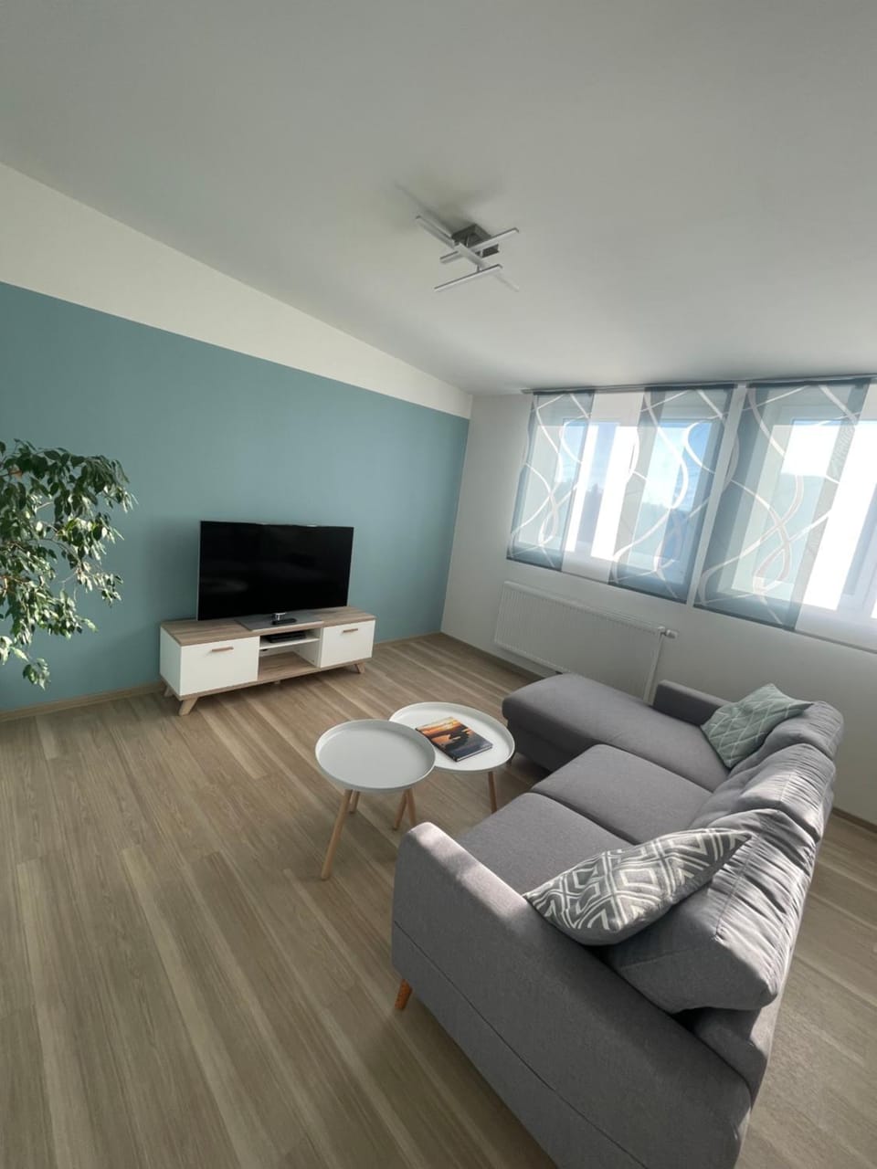 Communal lounge/ TV room, TV and multimedia, Living room, Seating area