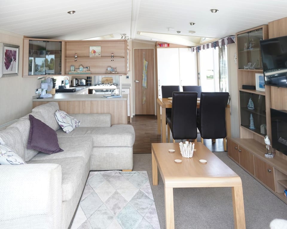 Sea Breeze Cabin Cabin in Poole