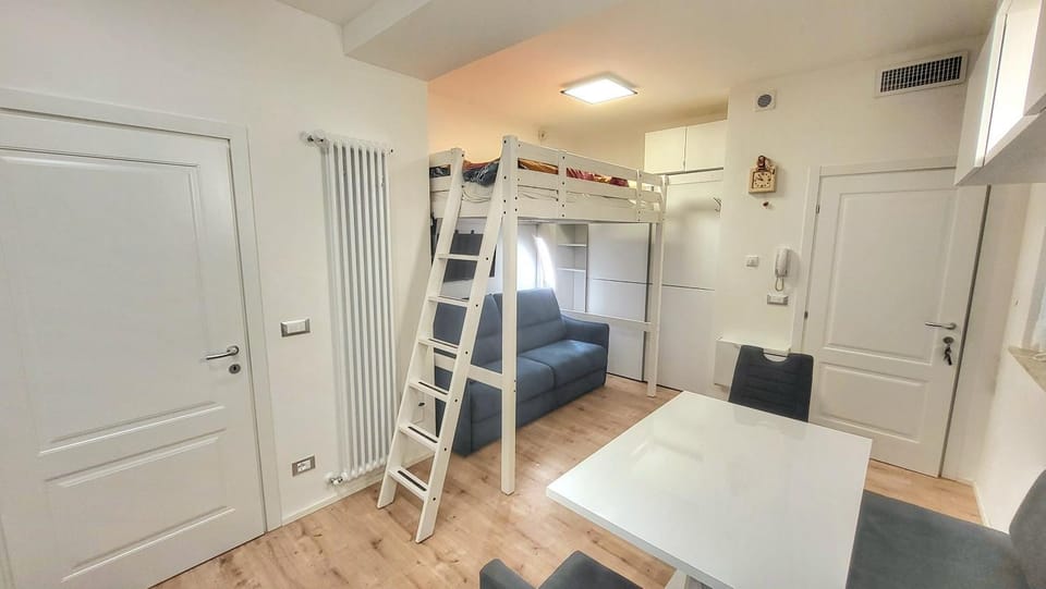 bunk bed