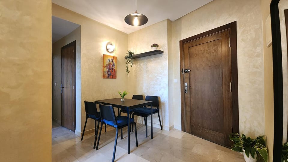 Seating area, Dining area