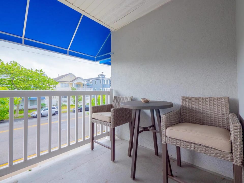 Wesley Paradise ☆Chic 1BD + Private Balcony & Pool Apartment hotel in Ocean City